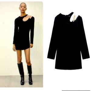 Zara Black dress with round neck and long sleeves. Gold chain with detail slit